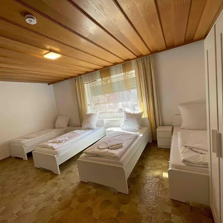 Sad241 Grosse Monteurwohnung Uebergangswohnung Schwandorf in Bayern