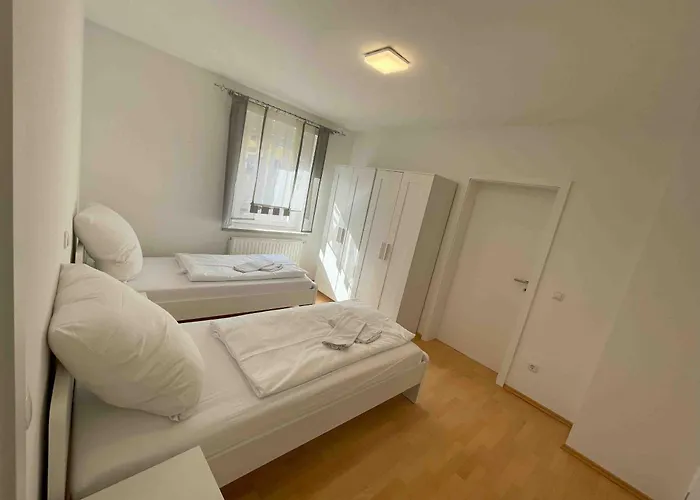 Sad241 Grosse Monteurwohnung Uebergangswohnung Apartman